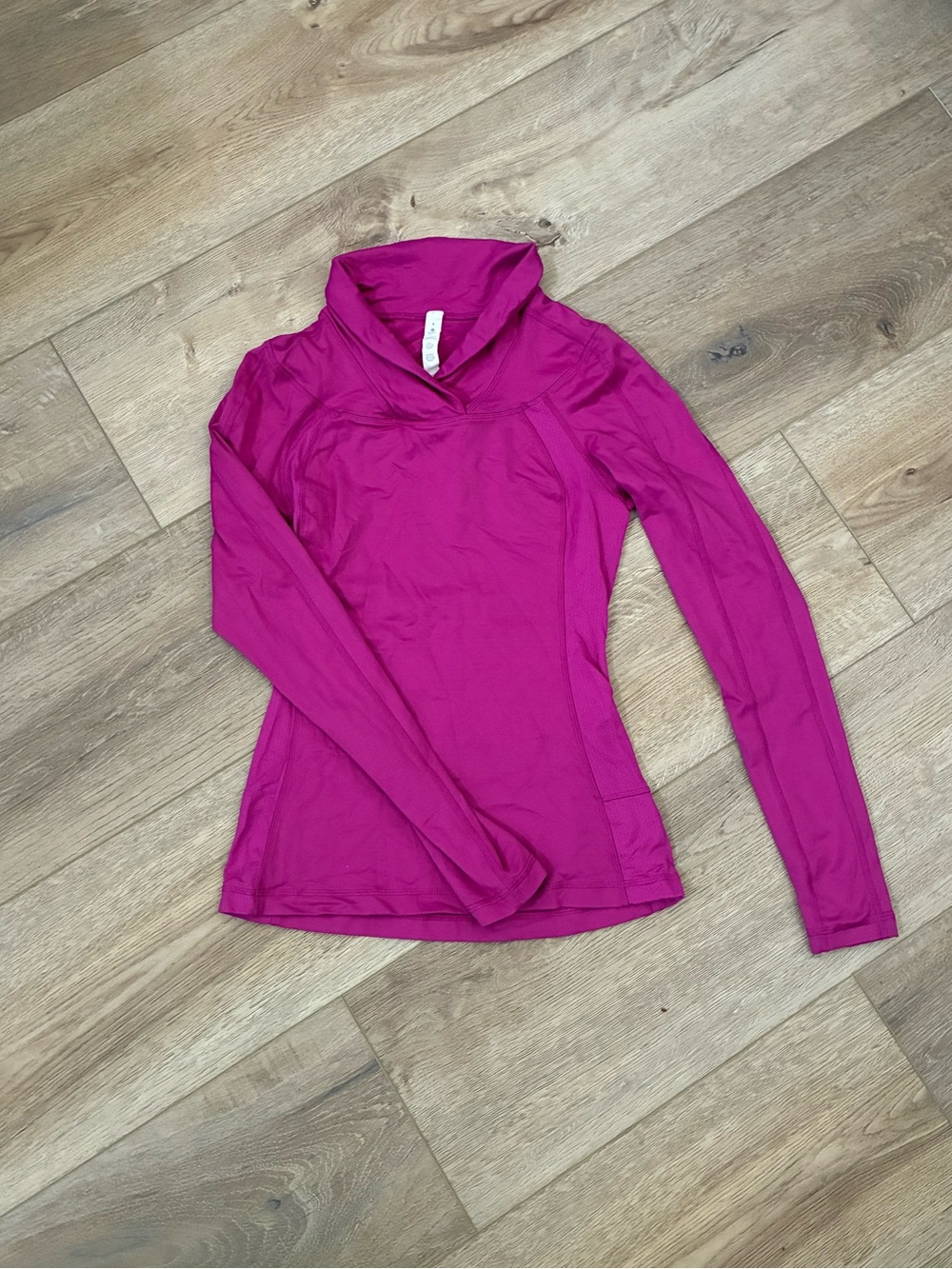 Lululemon Women’s Long-Sleeve Cowl Neck Top 4